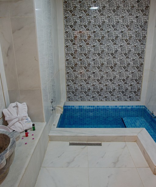 Havuzlu Suite